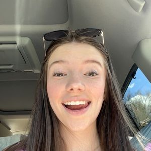 Meet your Posher, Kaitlin